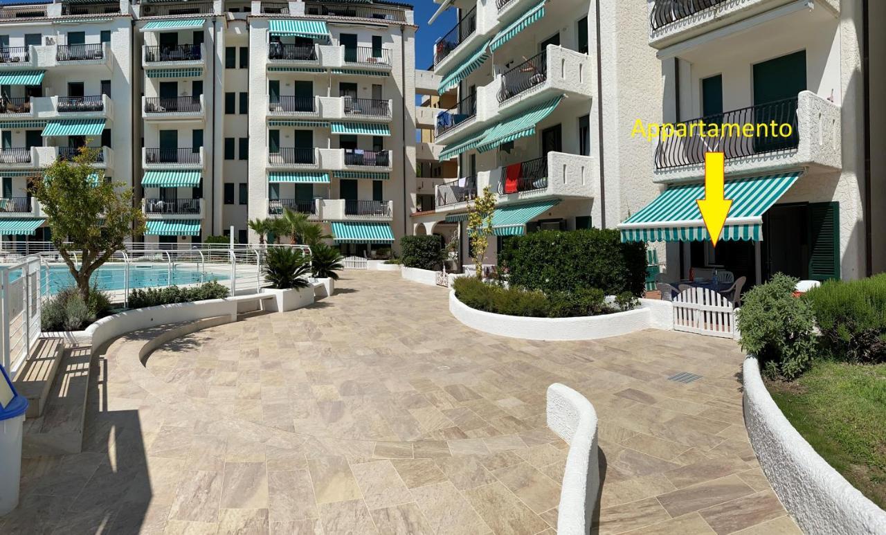 Residence El Palmar Fronte Mare, Fronte Spiaggia Лидо-ди-Езоло Экстерьер фото
