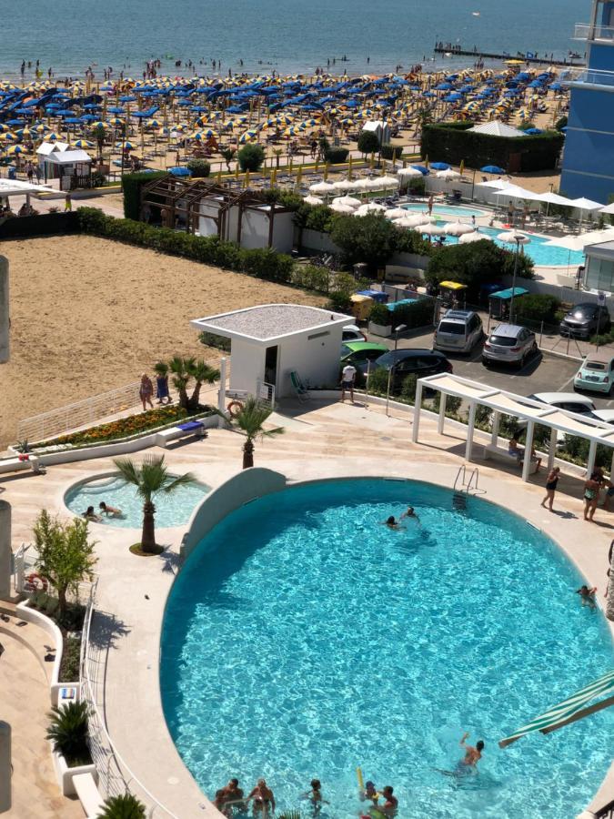 Residence El Palmar Fronte Mare, Fronte Spiaggia Лидо-ди-Езоло Экстерьер фото